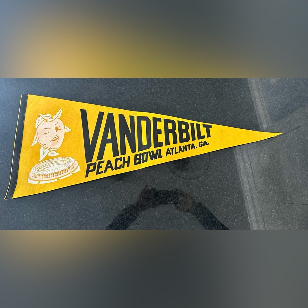 Vintage Vanderbilt Commodores Peach Bowl Felt Pennant - 1974 Atlanta GA Bowl